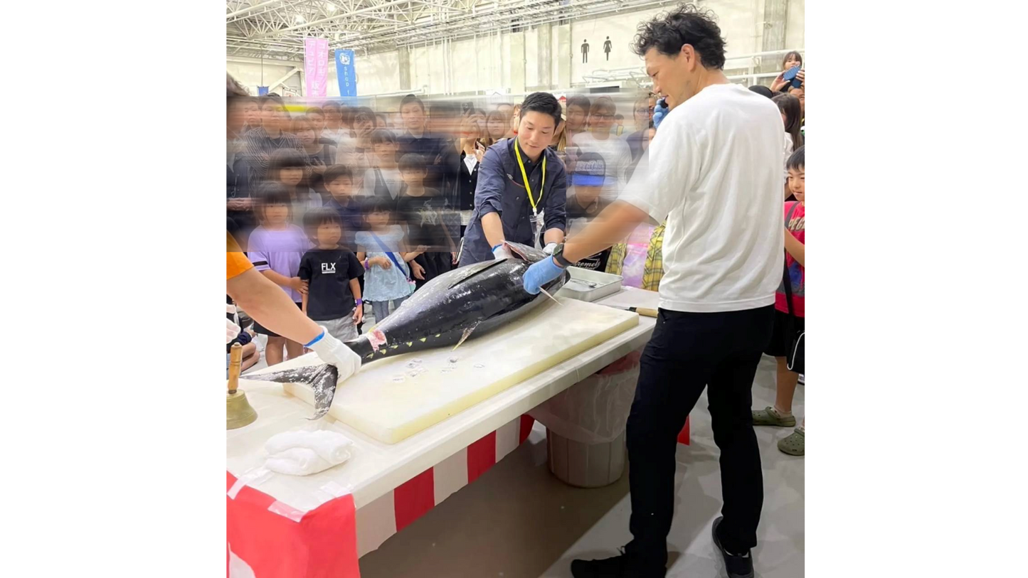 まぐろの解体Show